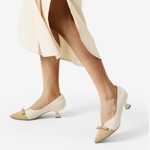 Comfortable Dressy Bow Pumps - APRICOT-BEIGE - 1